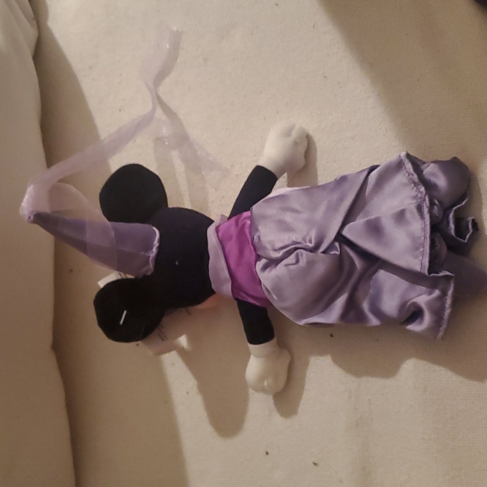 Vintage NWT Disney Store Princess Minnie - Picture 6 of 7